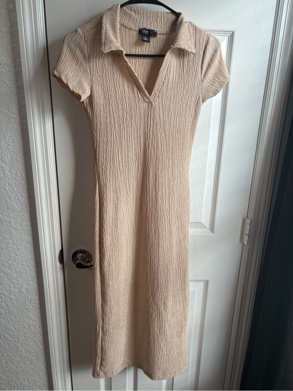 Love Cream Short-Sleeve Collared Midi Dress